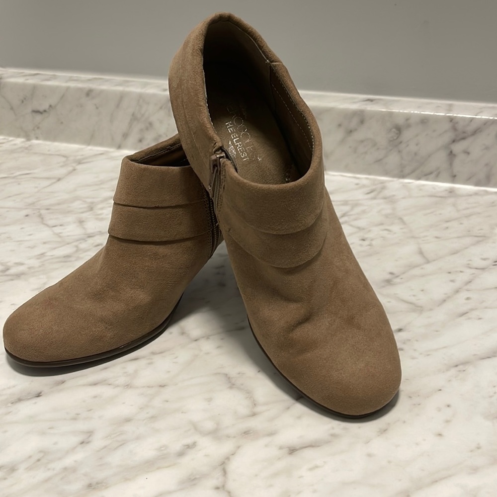 Aerosoles  Heel Rest Womens Booties Tan Size 10